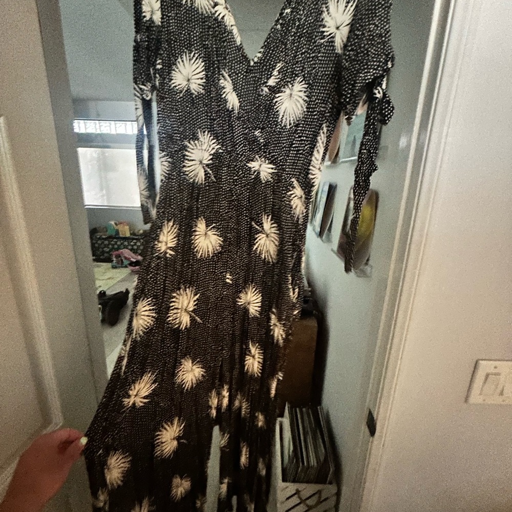 Billabong Black and White Flutter Sleeve romper